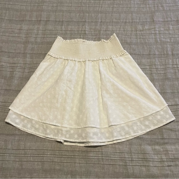 RAILS Addison Skirt in White Embroidered Daisies - Picture 6 of 11